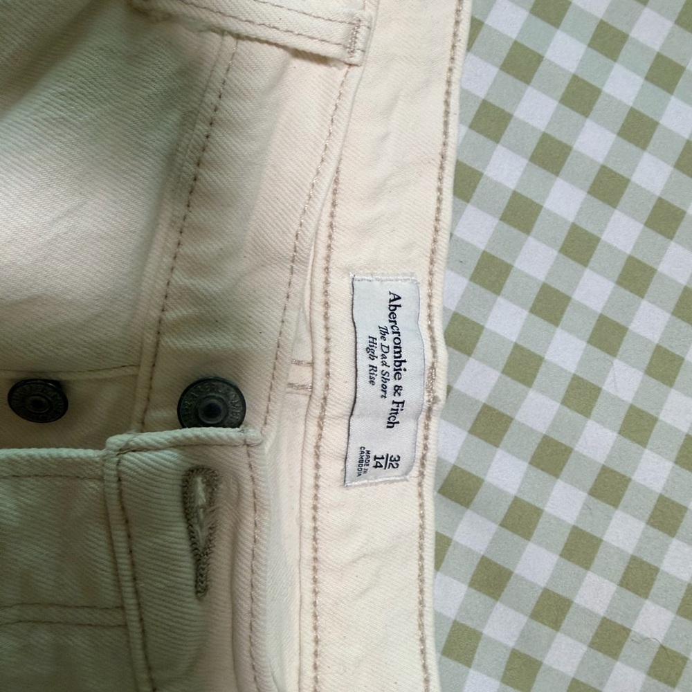 Abercrombie & Fitch Off-White High-Rise Jeans